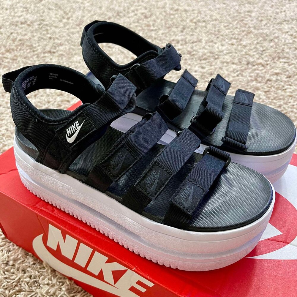 Nike Women’s Icon Classic Sandals Shoes Black White DH0224-001, Size 9 (New)